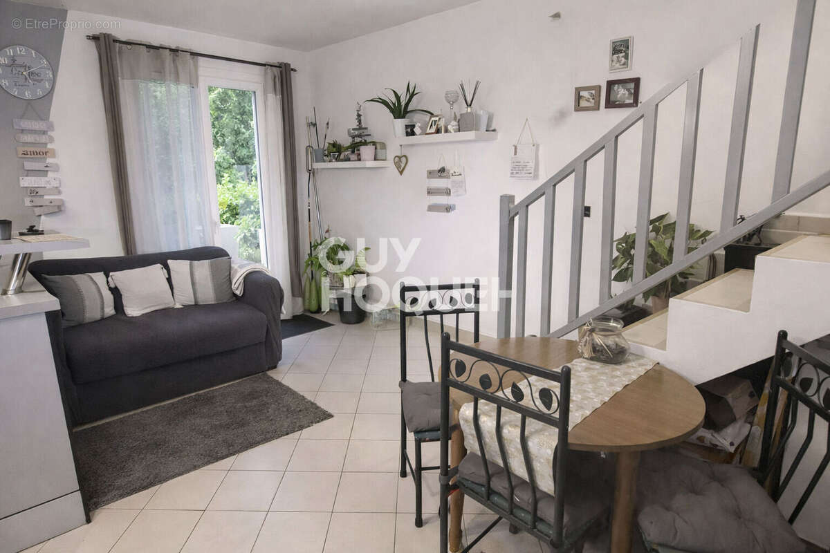 Appartement à MEZIERES-SUR-SEINE