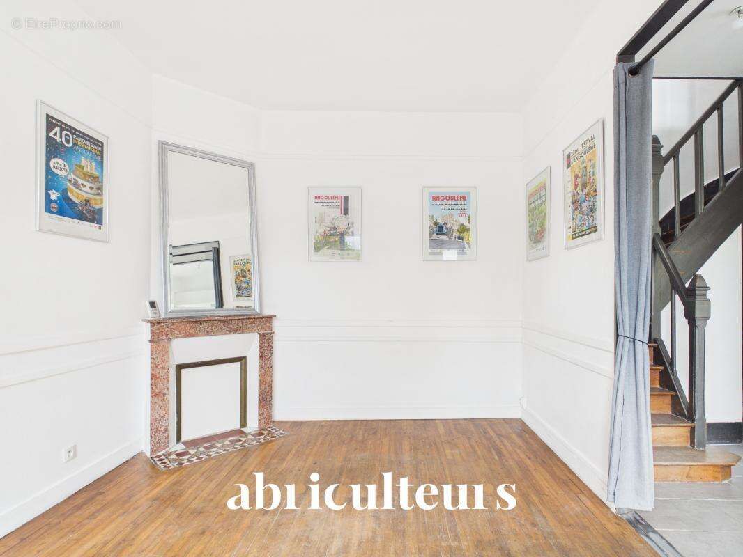 Maison de ville avec garage et cour en vente à Angoulême - Quartier Victor-Hugo (16000) - photo 2