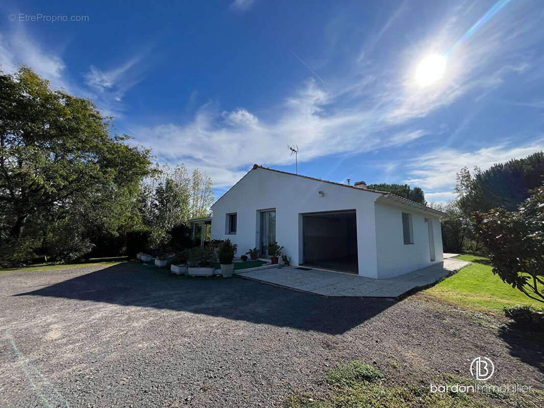 Maison à LE PERRIER