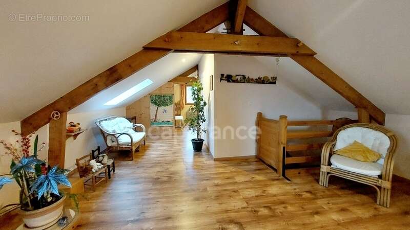 Maison à Sergeac de 151m², 6 pièces, au calme, sans vis à vis, sans travaux avec vue dégagée + garage XXL + chalet - photo 17