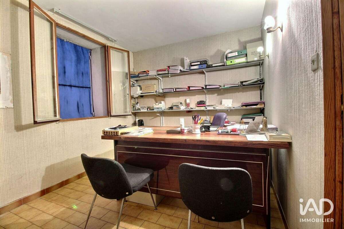 Photo 8 - Commerce à ROUSSET