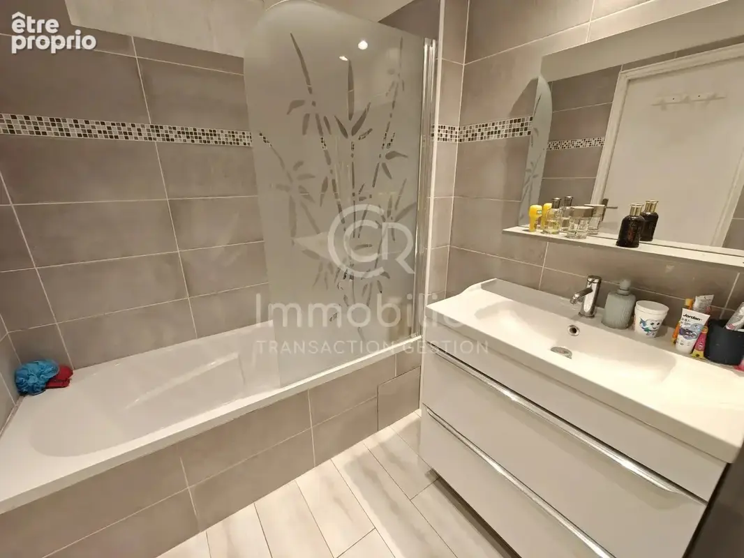 T4 traversant 67.44m² bocca sud garage+cave - photo 13