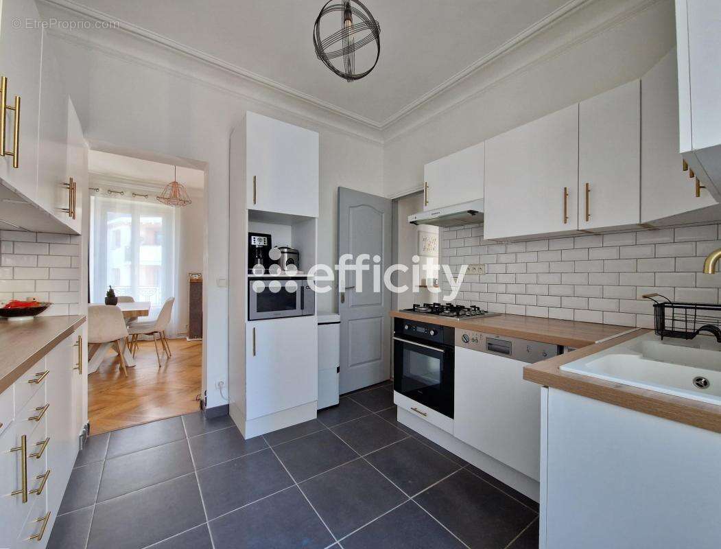 Appartement à ASNIERES-SUR-SEINE