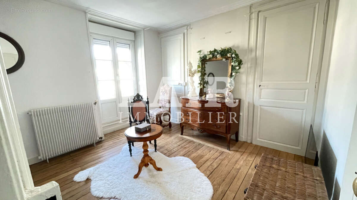 Maison à FRESNAY-SUR-SARTHE