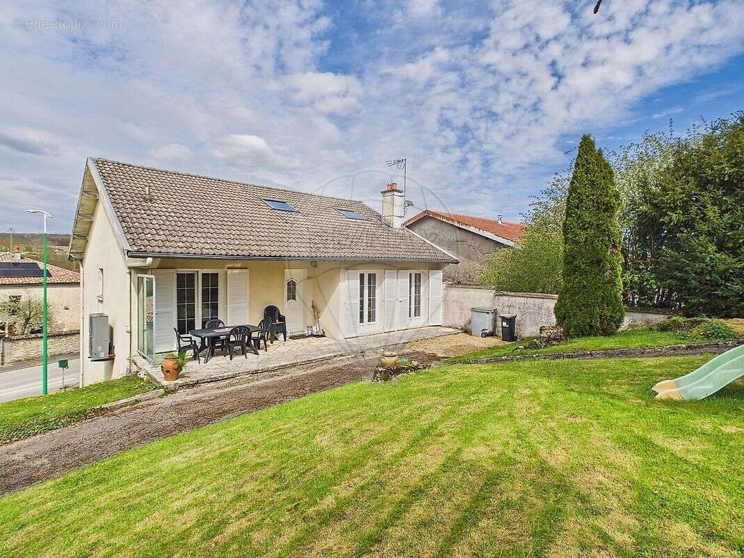 Maison à RECOURT-LE-CREUX