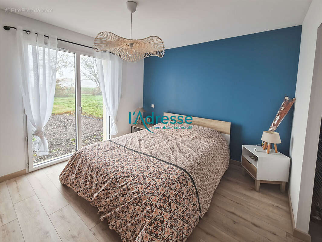 Maison à MONTREVAULT