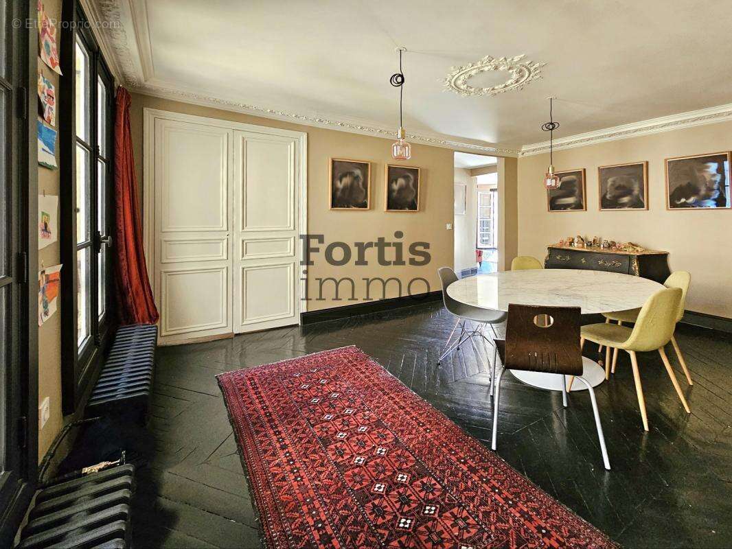 Appartement à PARIS-10E