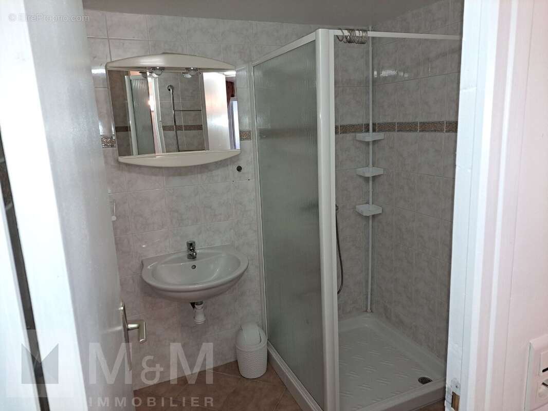 Maison à SAINTE-COLOMBE-SUR-GUETTE