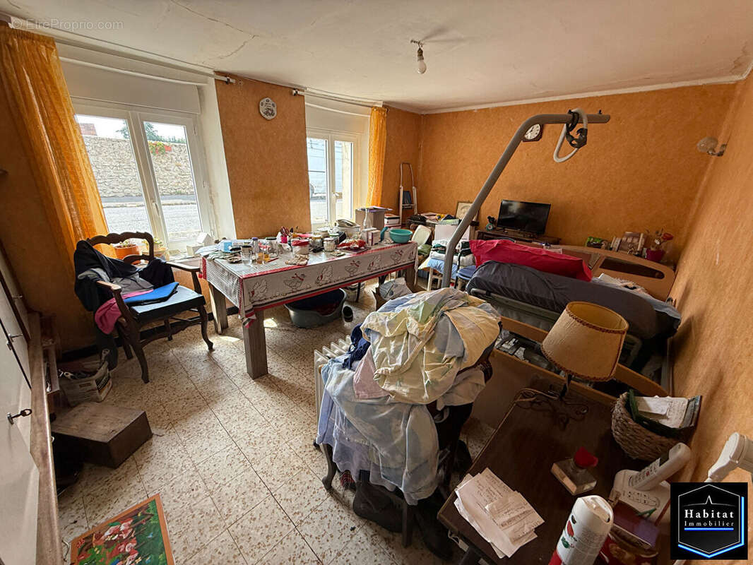 Maison en pierre à rénover ? Fort potentiel ? 60 m² + combles aménageables - photo 2