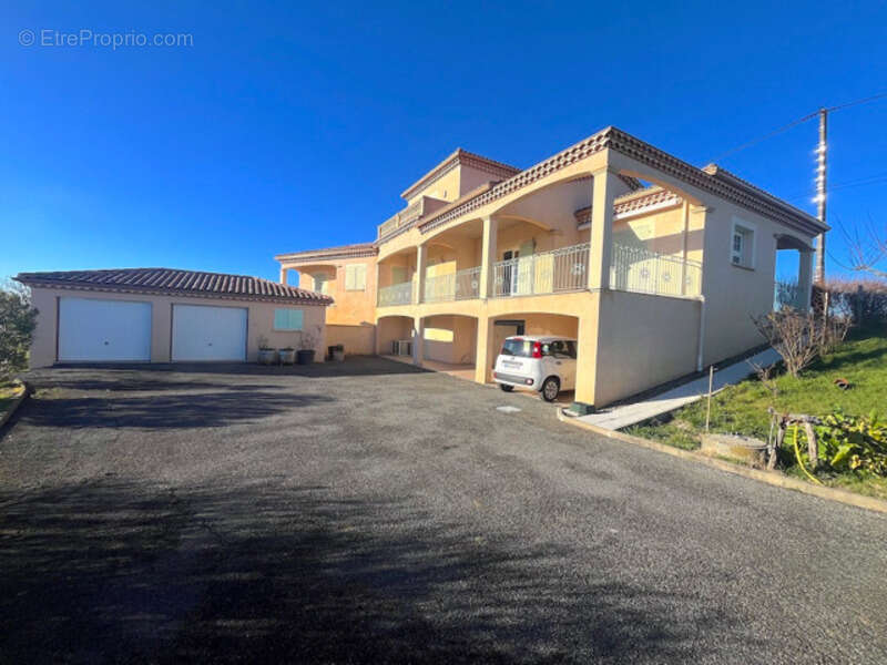 Maison à SAINTE-DODE