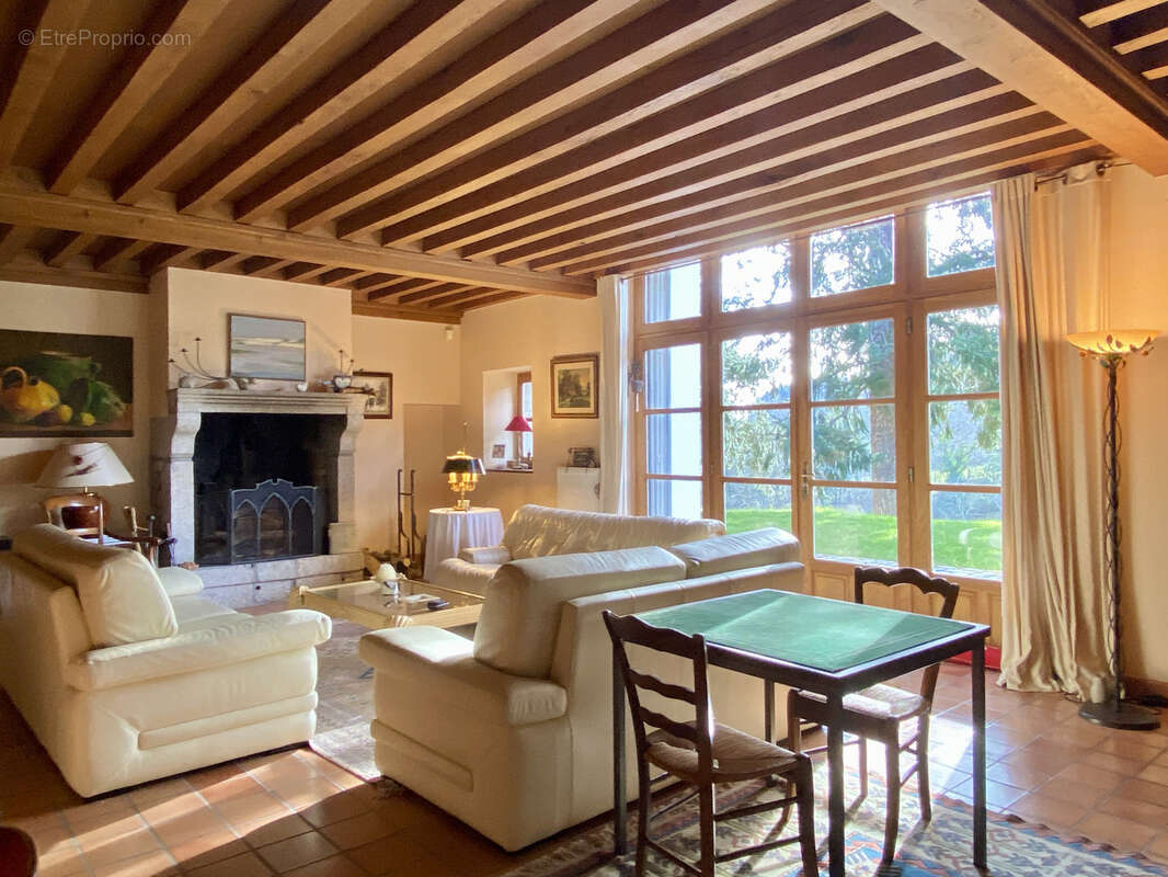 Maison à RENAISON