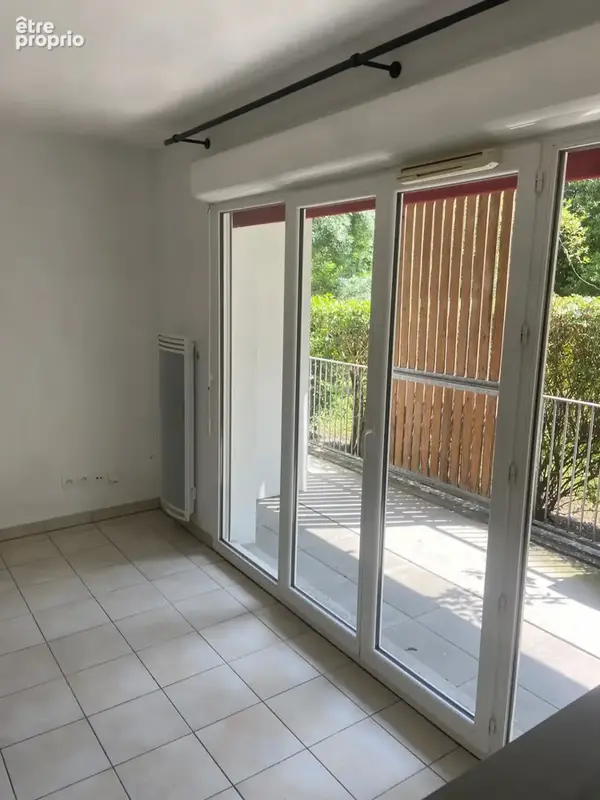 Proche Mairie de quartier prisé de Saint Augustin appartement T4 BBC Terrasse et parkings - photo 6