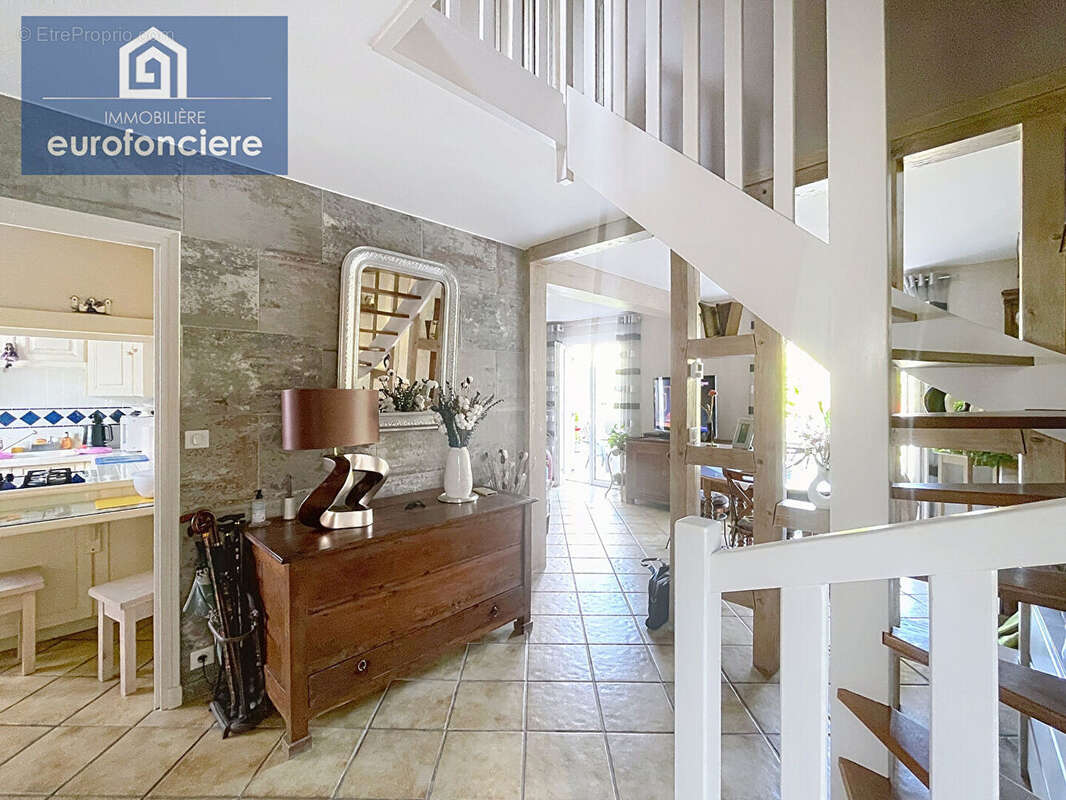 Maison à SAINTE-SAVINE