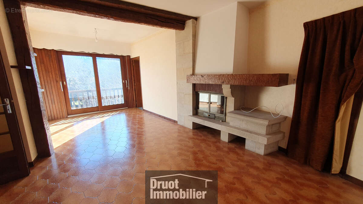 Appartement à SAINT-GENIEZ-D'OLT