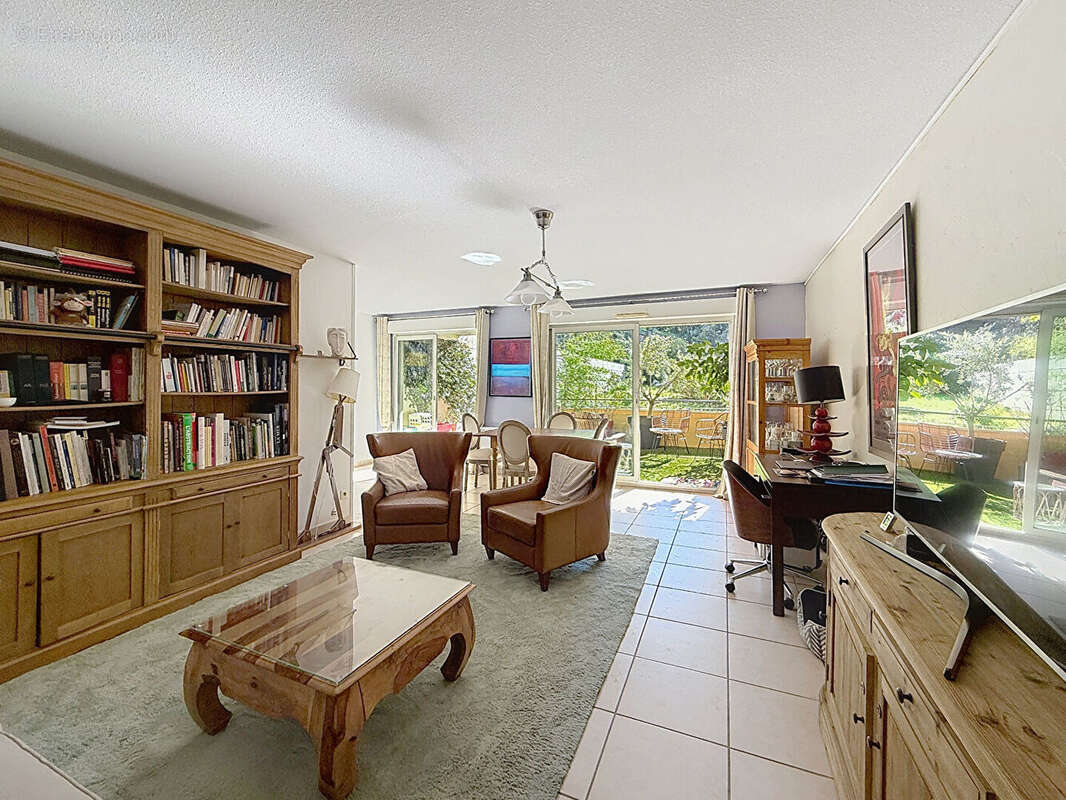 Appartement à VILLENEUVE-LES-AVIGNON