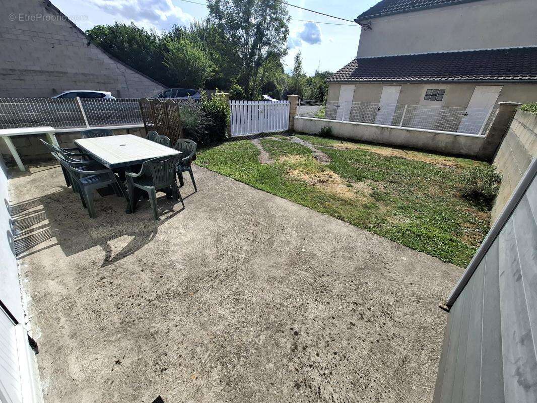 Maison à CUISE-LA-MOTTE