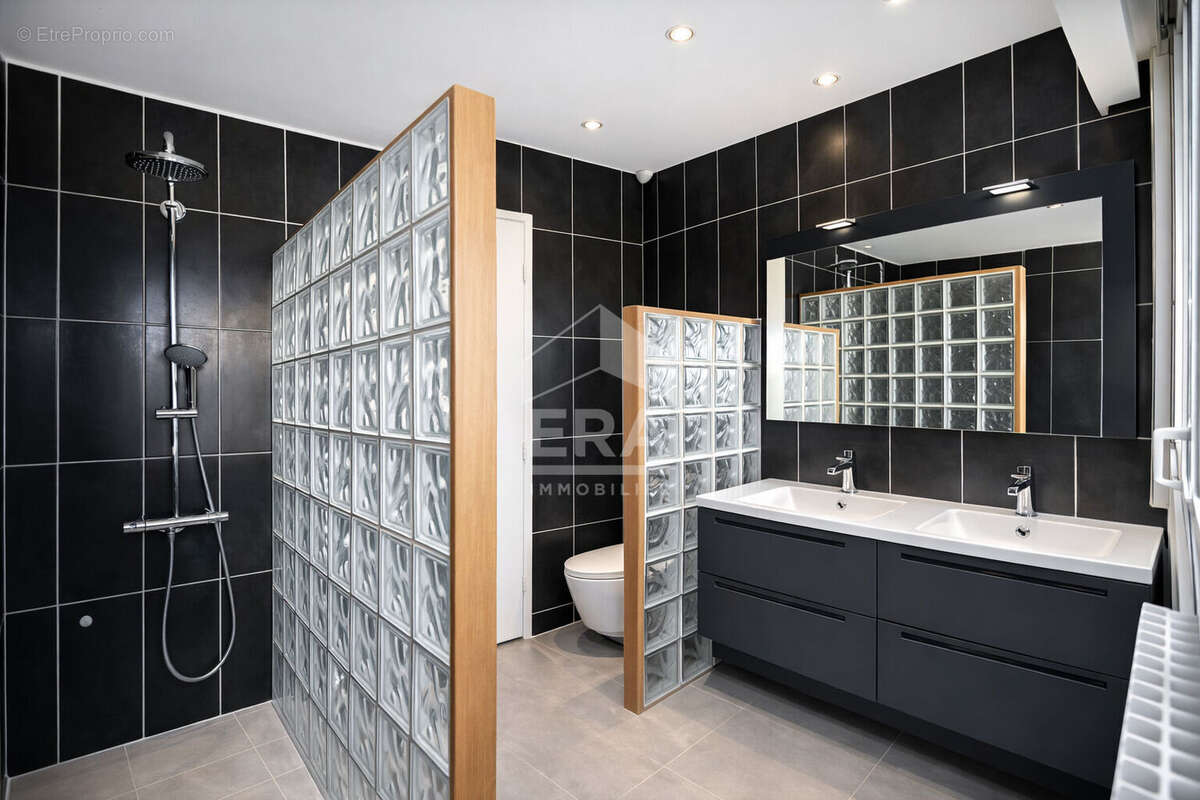 Appartement à MANDELIEU-LA-NAPOULE