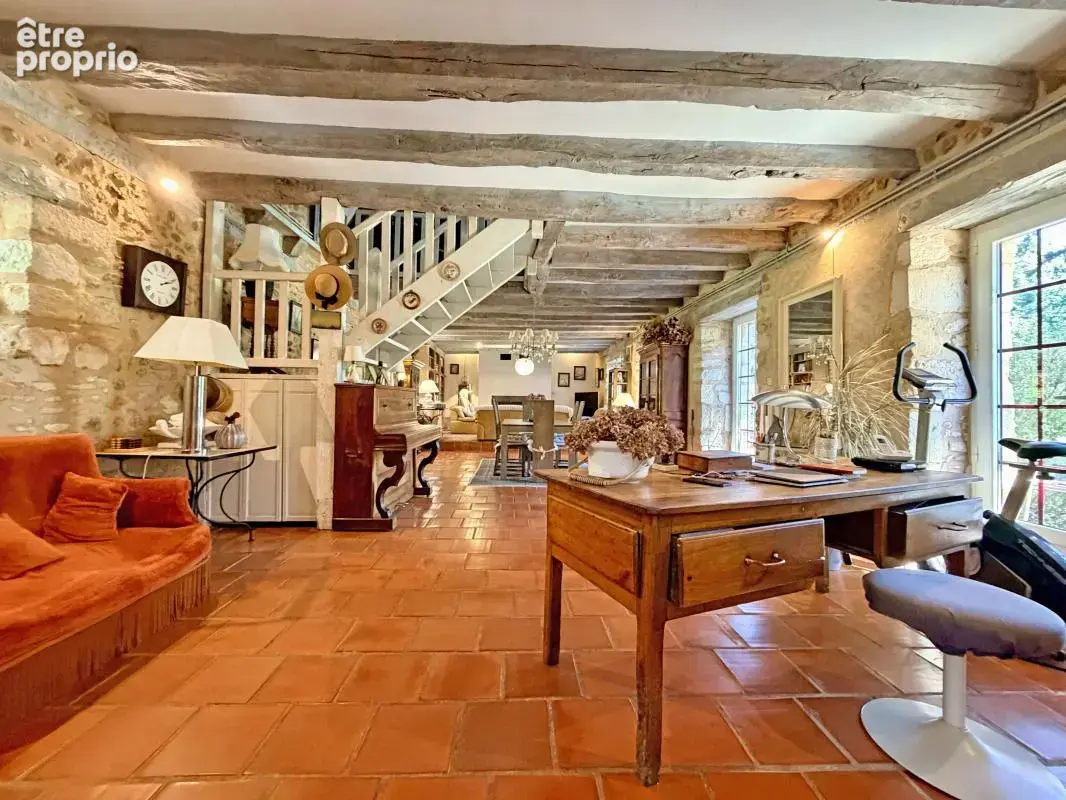 Trois maisons en pierre, piscine et étang - photo 6