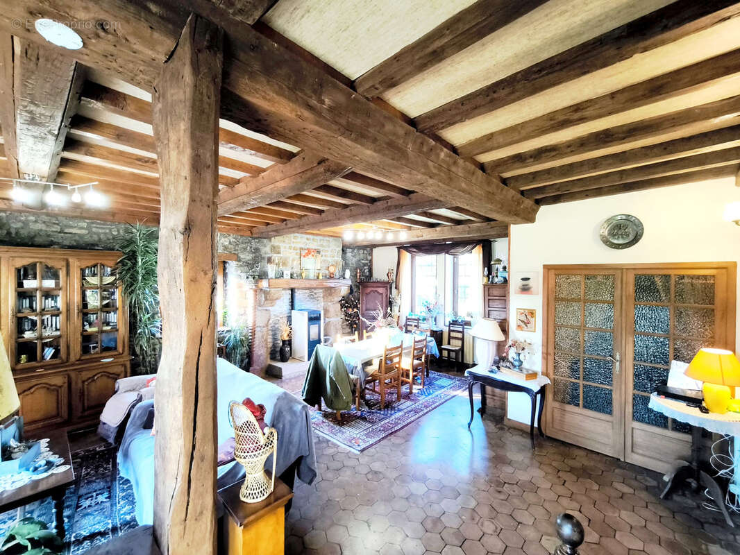 Maison à SAIRES-LA-VERRERIE