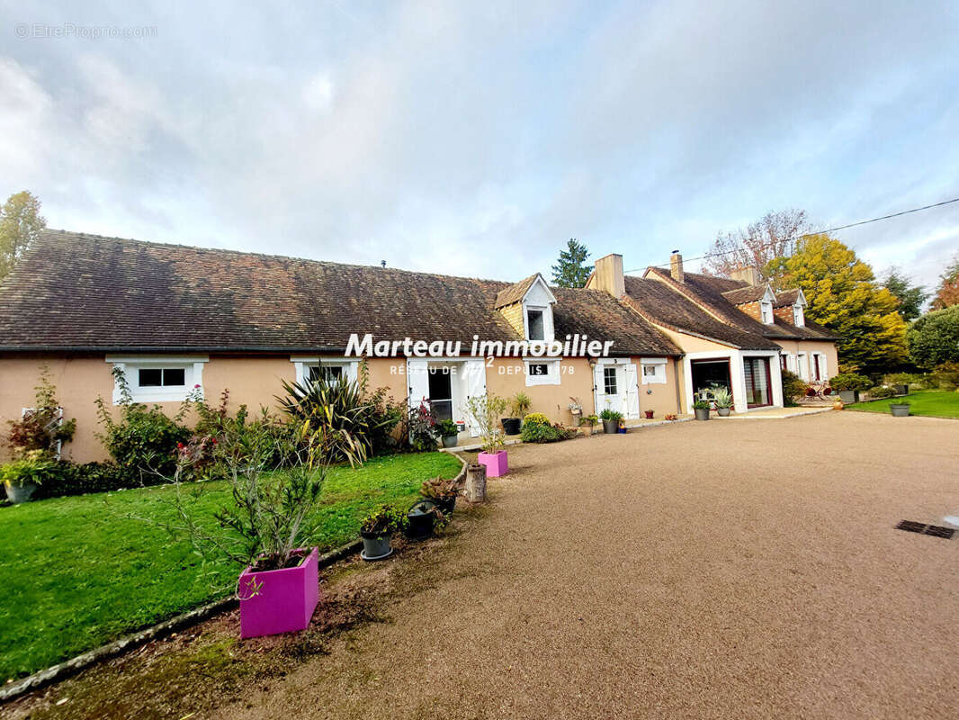 Maison à YVRE-L&#039;EVEQUE