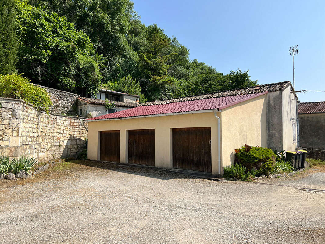 Appartement à RUELLE-SUR-TOUVRE