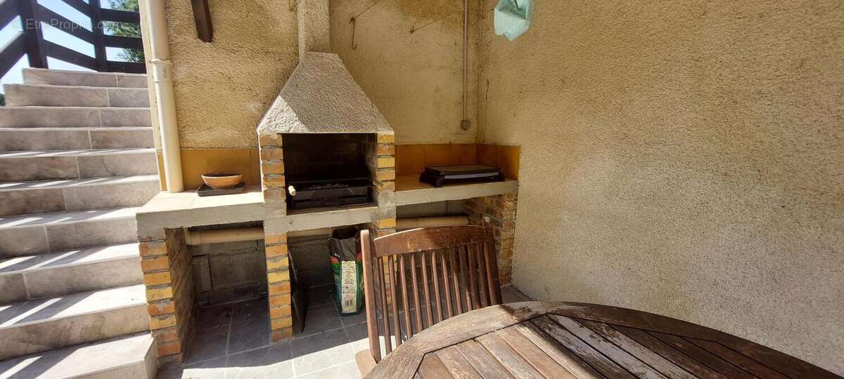 Maison 126 m² à Cour-Et-Buis  - photo 16
