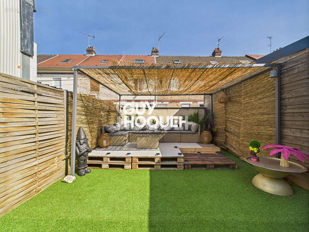 Maison à SAINT-ETIENNE-DU-ROUVRAY