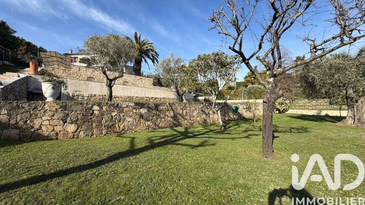 Photo 5 - Maison à CHATEAUNEUF-GRASSE