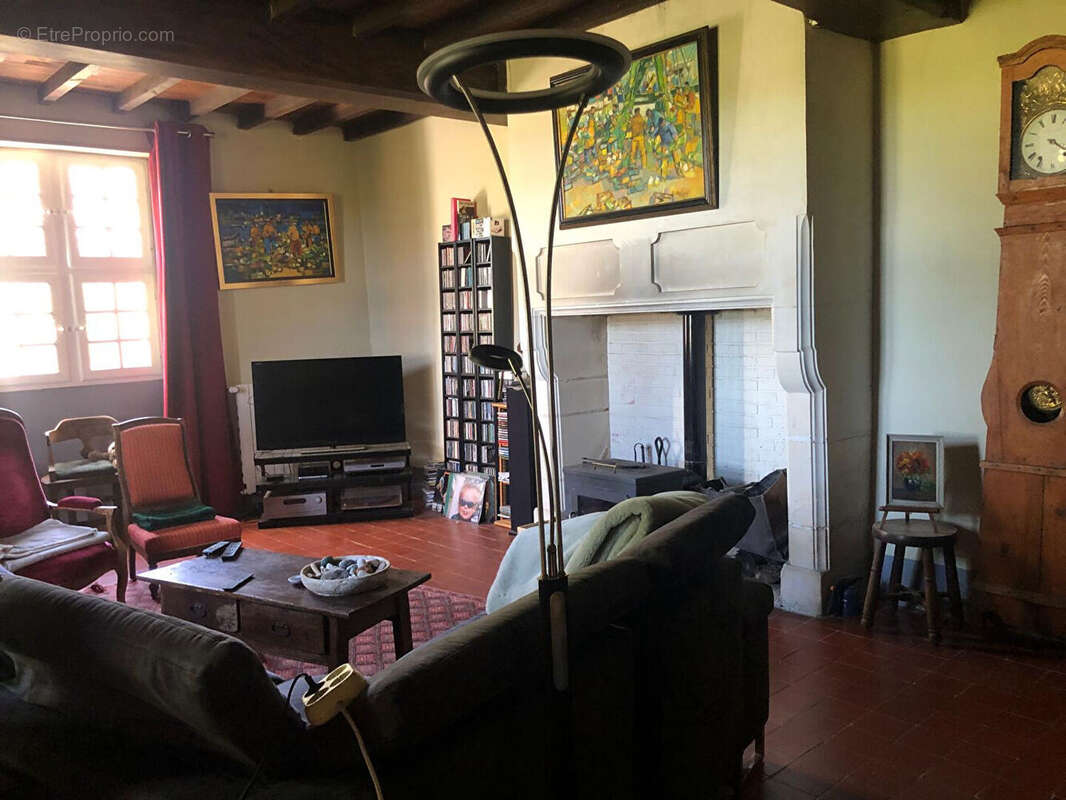 Maison du xviie à vendre à coudures - photo 4
