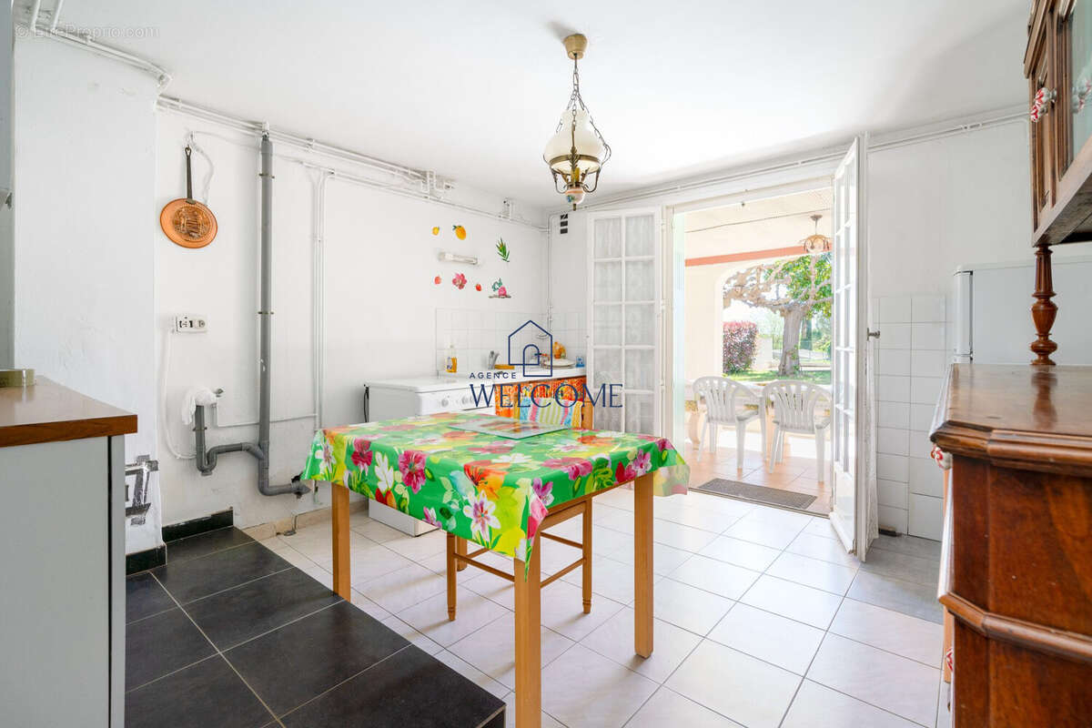 Appartement à UCHAUD