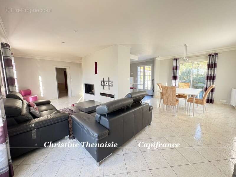 Maison à vendre 5 pièces - Plain-Pied - 3 chambres - 2 salles d'eau - 3 wc - Piscine couverte - 2 garages SAINT HILAIRE DE RIEZ  - photo 19