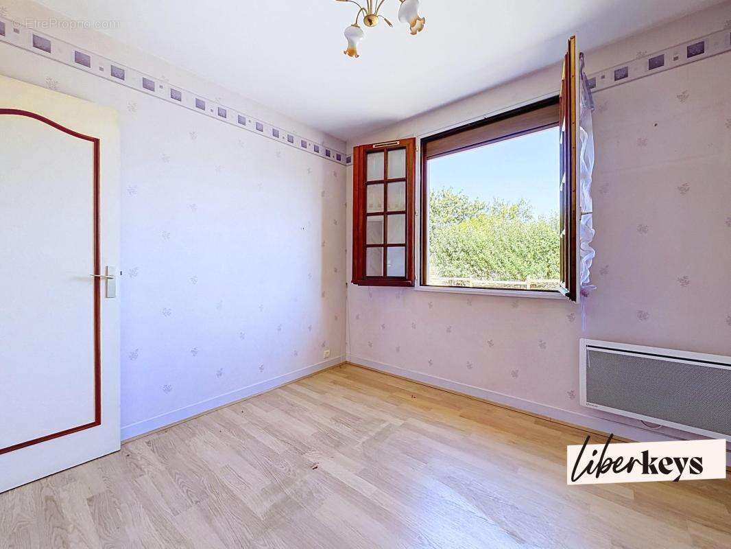 Maison Familiale 3 chambres avec  combles aménageables -Terrain de 853 m2 - photo 7