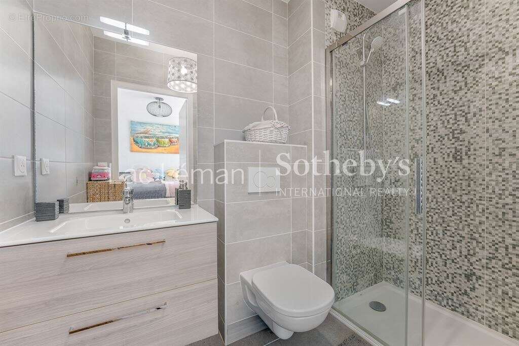 Appartement à VETRAZ-MONTHOUX