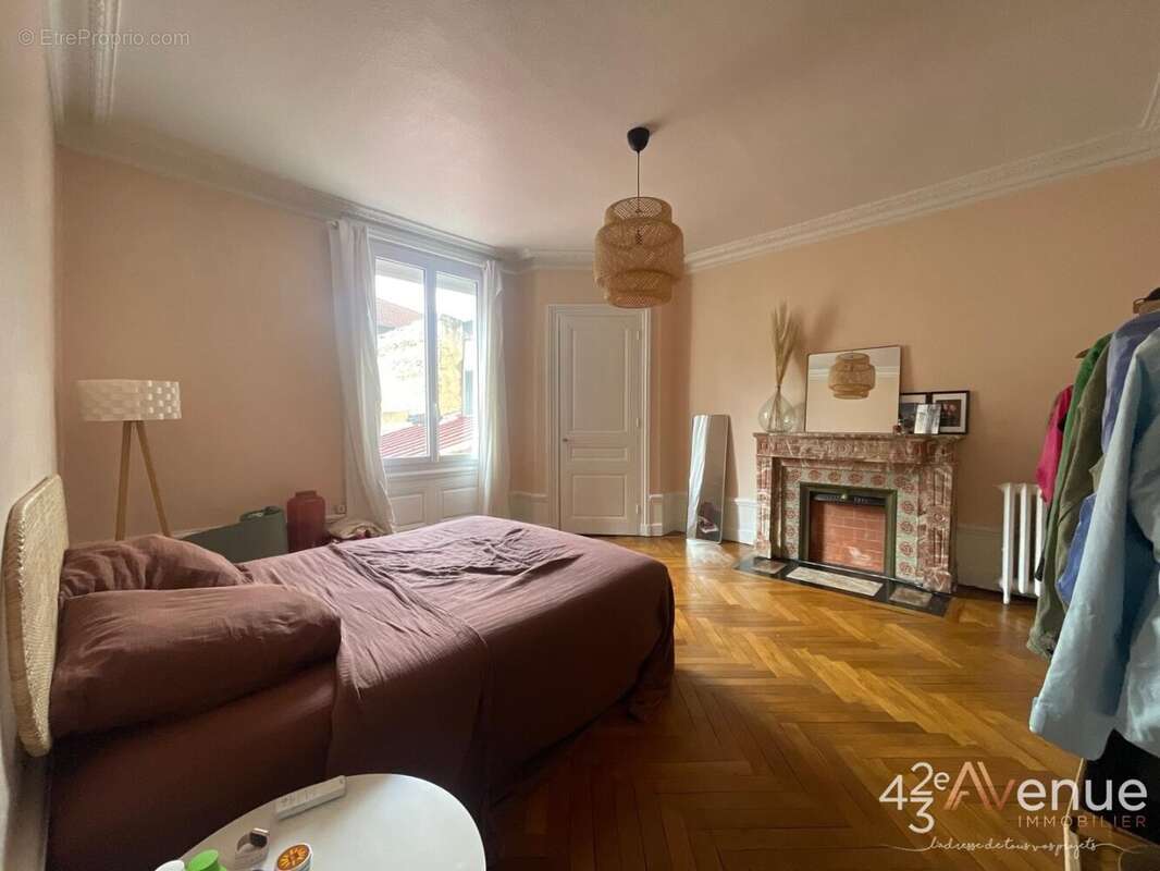 Appartement à SAINT-ETIENNE