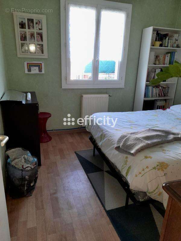 Maison à OZOIR-LA-FERRIERE