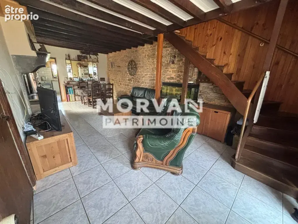 Maison avec dépendances et terrain - photo 5