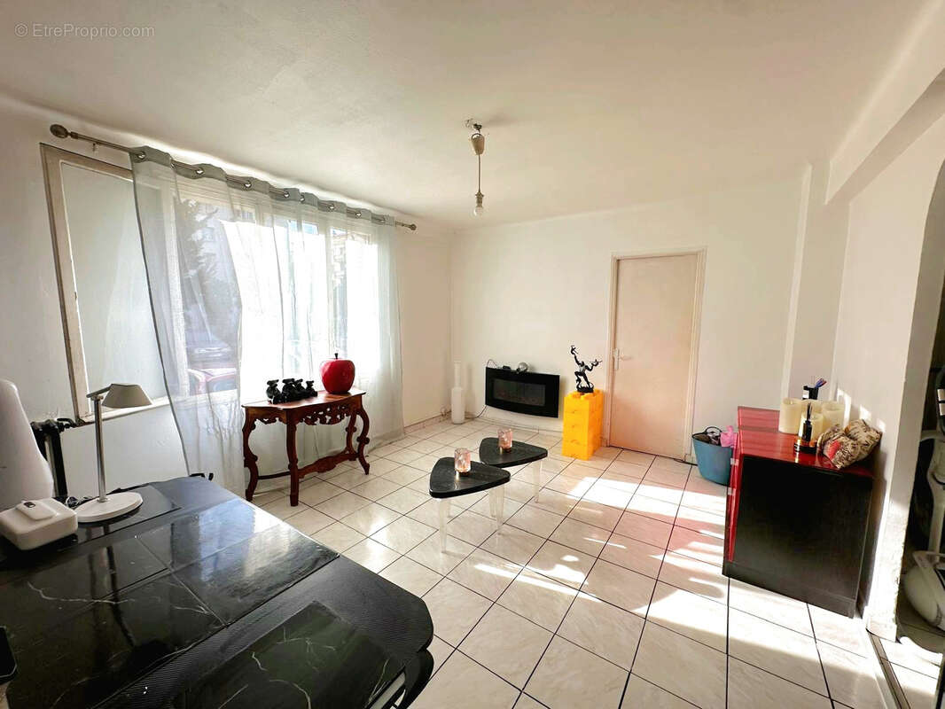 Appartement à MARSEILLE-9E