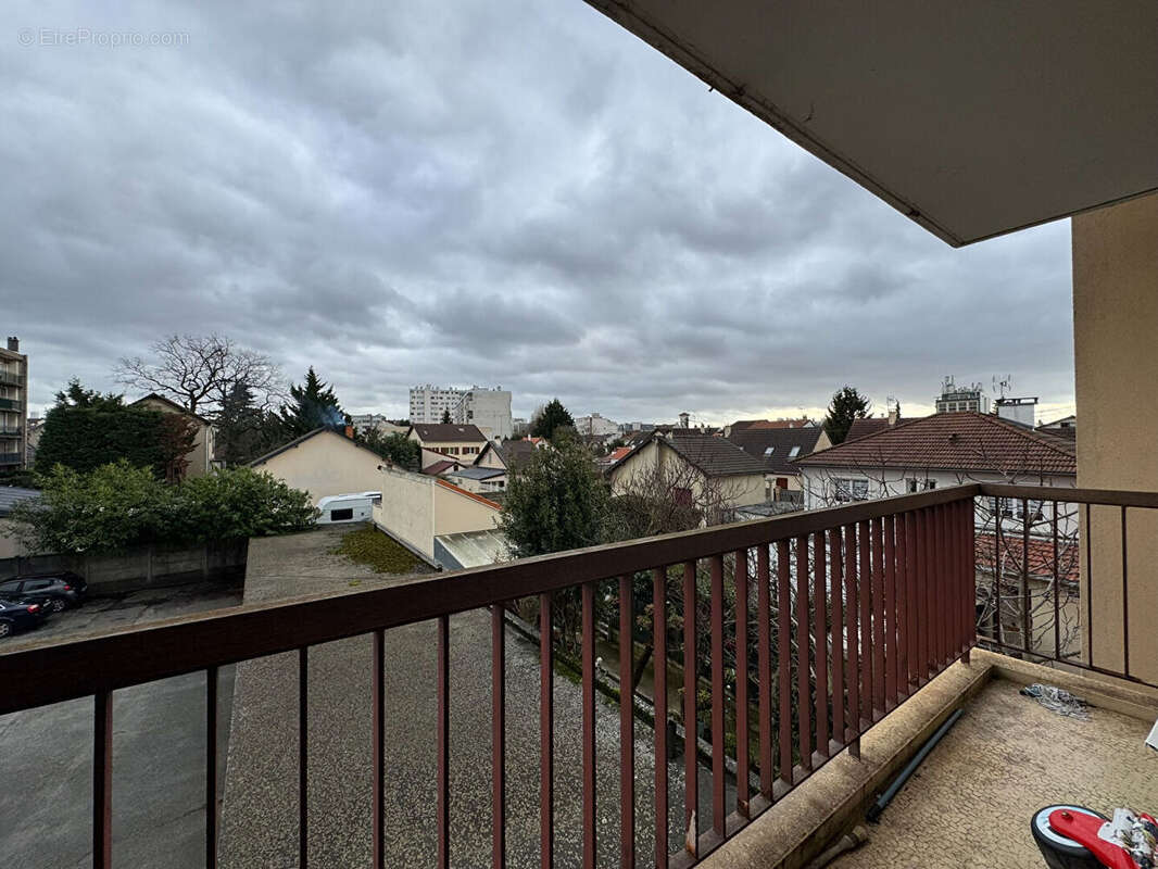 Appartement à LES PAVILLONS-SOUS-BOIS