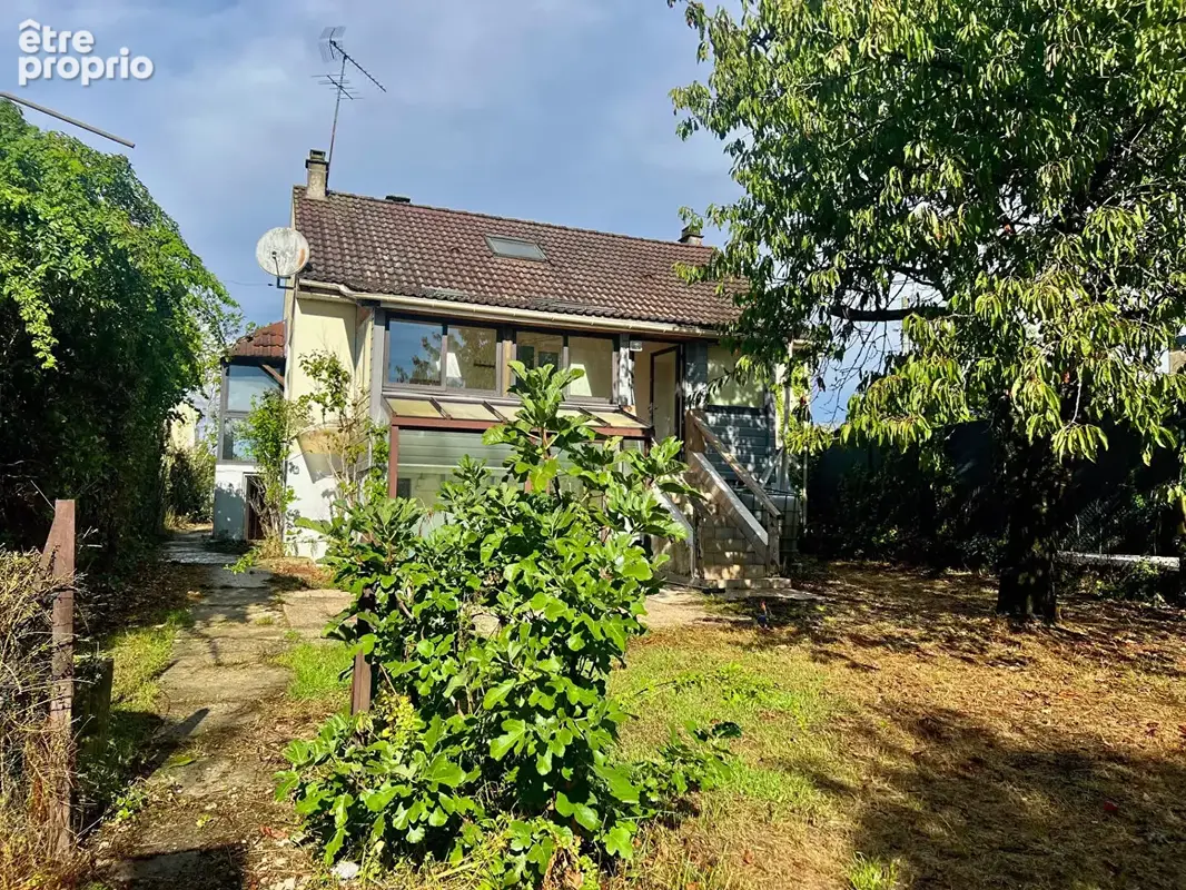 Photo Maison à Solers au prix de 239 000€