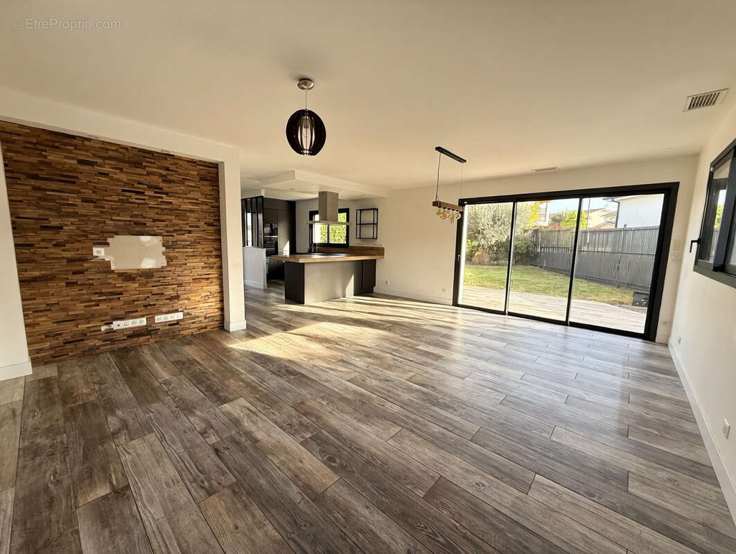 Maison à PECHBONNIEU