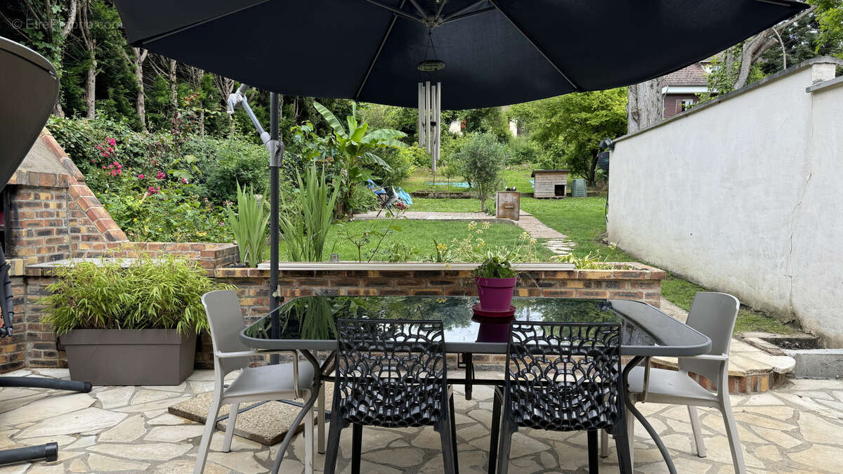 Maison à SAINT-PIERRE-DU-PERRAY