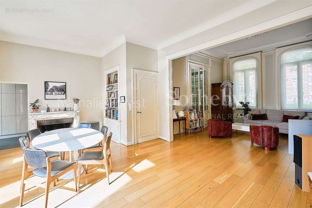 Prox Barbieux - Superbe maison bourgeoise, 6 chambres, garage, jardin 600m2 - photo 4