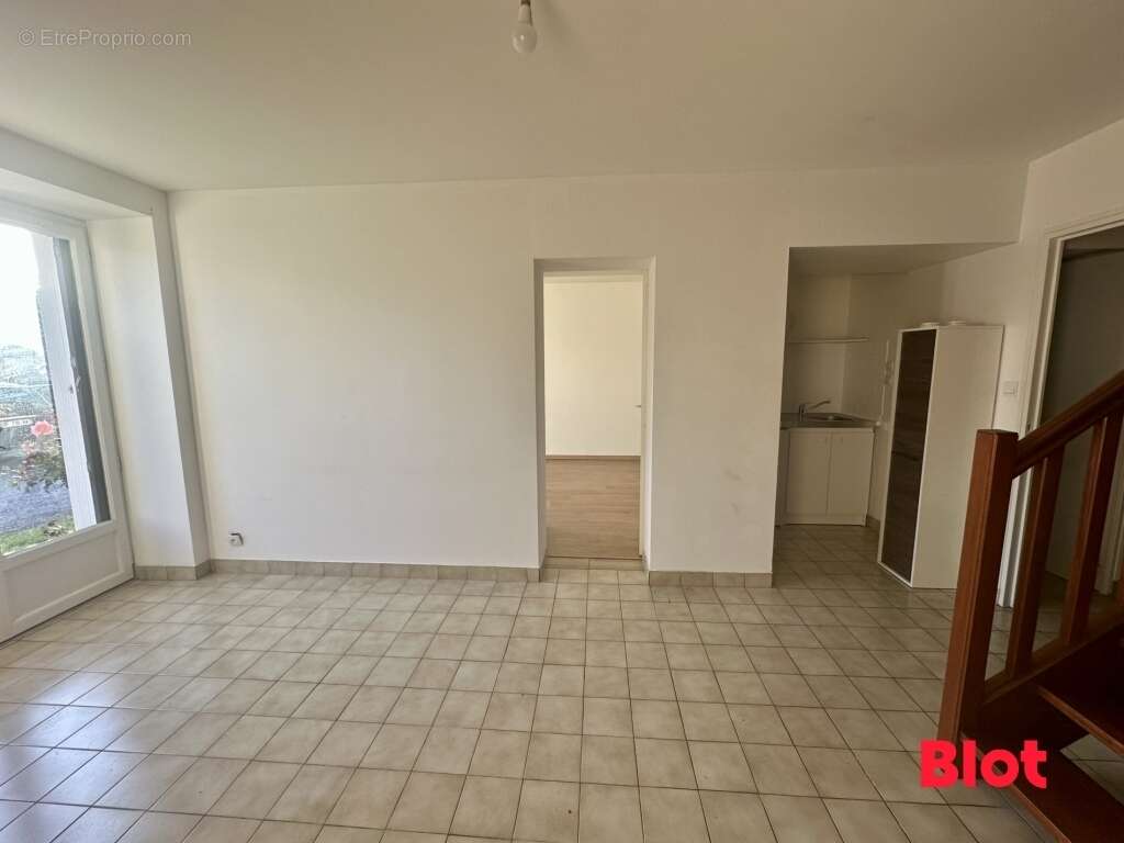 Appartement à MONTFORT-SUR-MEU