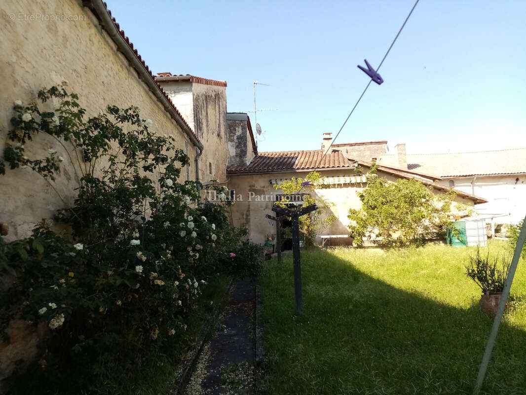 Autre à MAREUIL