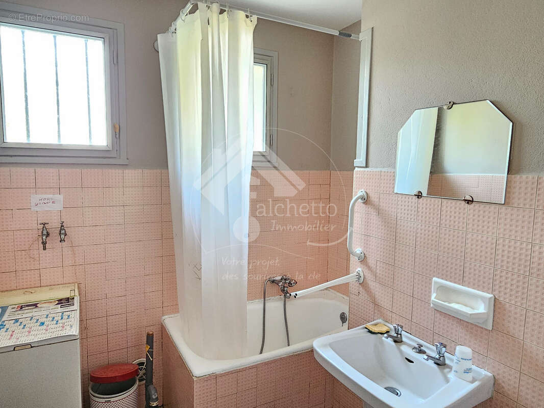 Maison à SAINT-LEGER-SUR-VOUZANCE