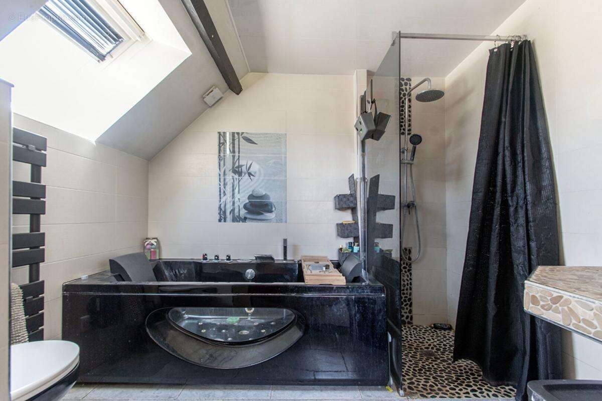 Maison à LEUVILLE-SUR-ORGE