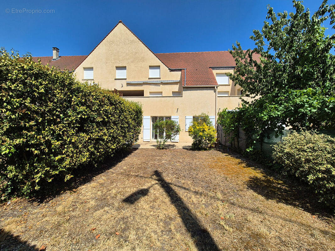 DAMMARIE-LES-LYS, proche gare de Melun, Appartement 3 pièces avec deux jardins - photo 1