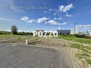 Terrain à VILLEDIEU-LES-POELES