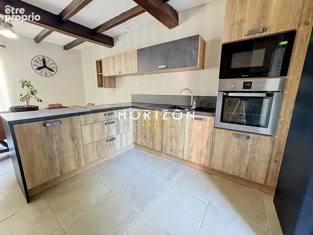 Maison 9 pièces 268 m² à vendre à Cruzilles-Les-Mepillat (01290) - photo 3