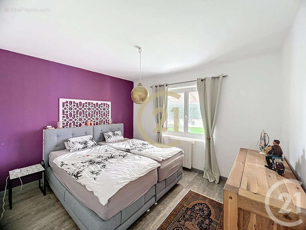 Maison à MONTAREN-ET-SAINT-MEDIERS